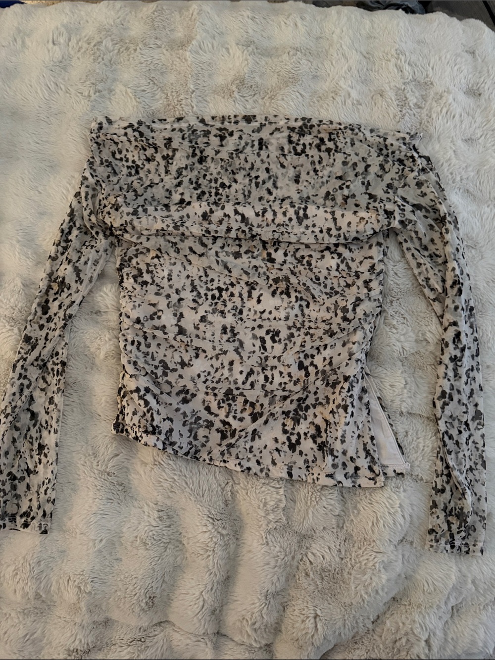 Abercrombie  Off-Shoulder Animal Print Top in Beige/Black